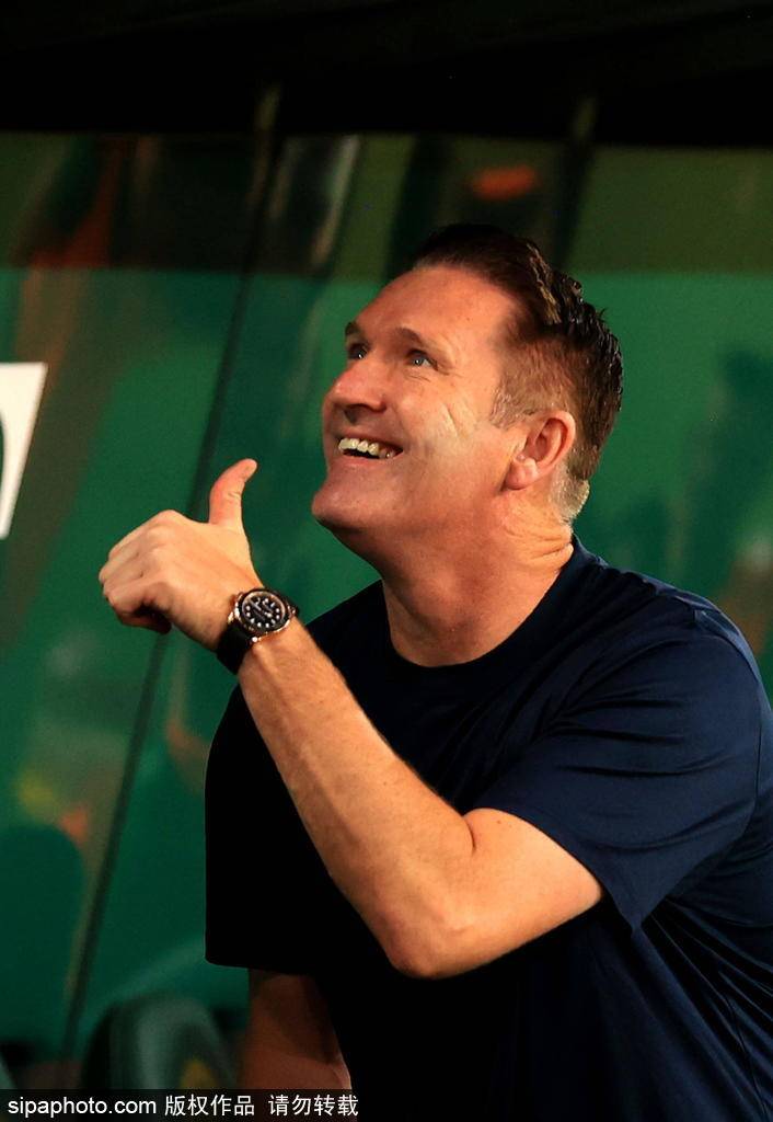 欧冠资格赛：费伦茨瓦罗斯与卡拉巴赫的较量，谁能占得先机？比分预测与赛事分析